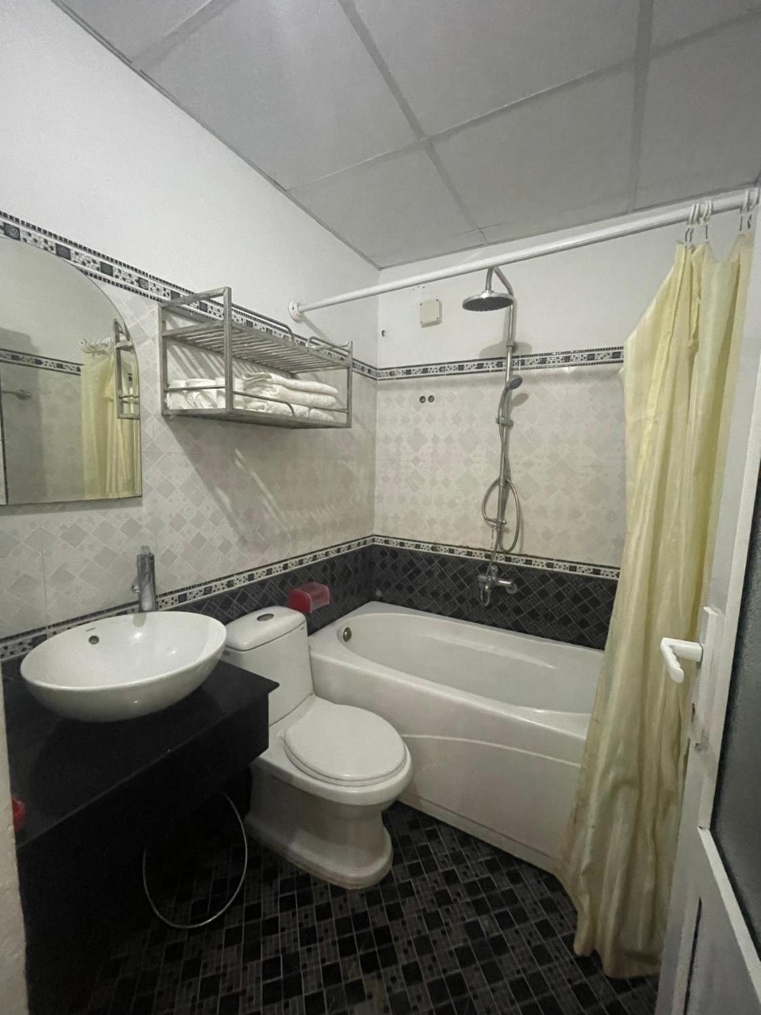 Oyo 553 Truong Giang Hotel Da Nang Bagian luar foto